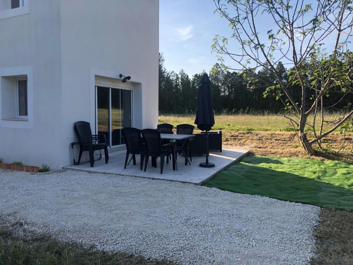 Gite De Charme En Provence Villa Monteux Luaran gambar
