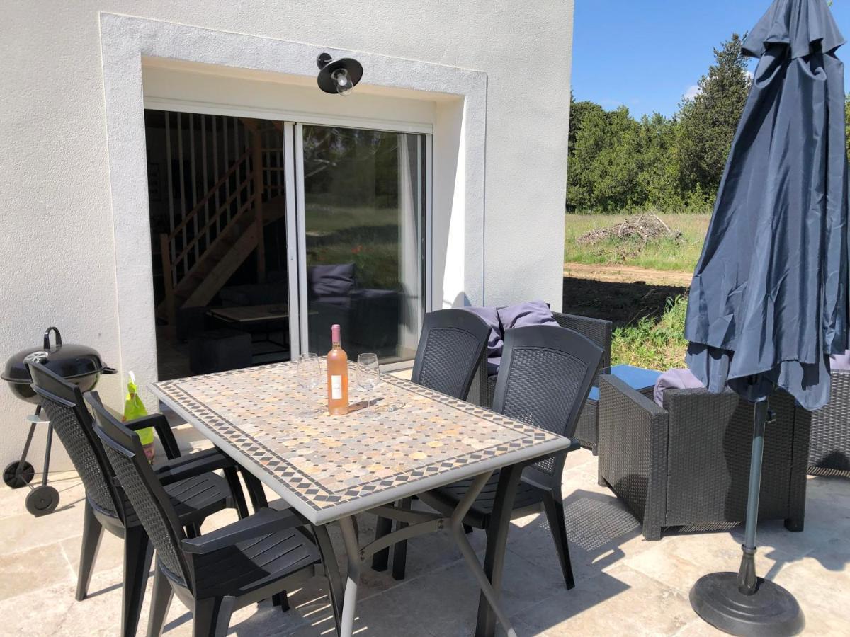 Gite De Charme En Provence Villa Monteux Luaran gambar